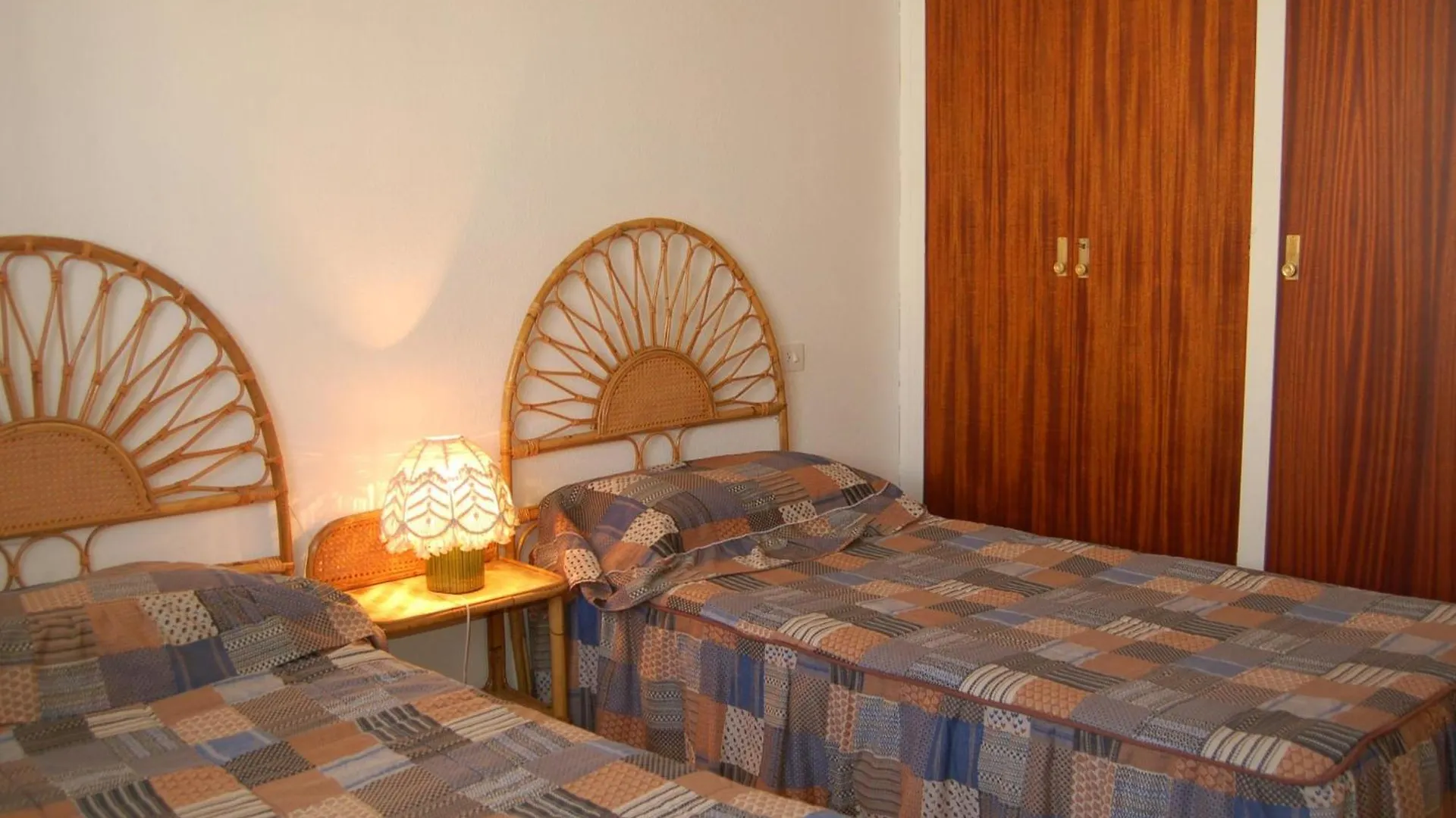 Apartman Voramar - Apartamento Con Amplia Terraza Y Vistas A La Montana. - Es-228-80 Llança
