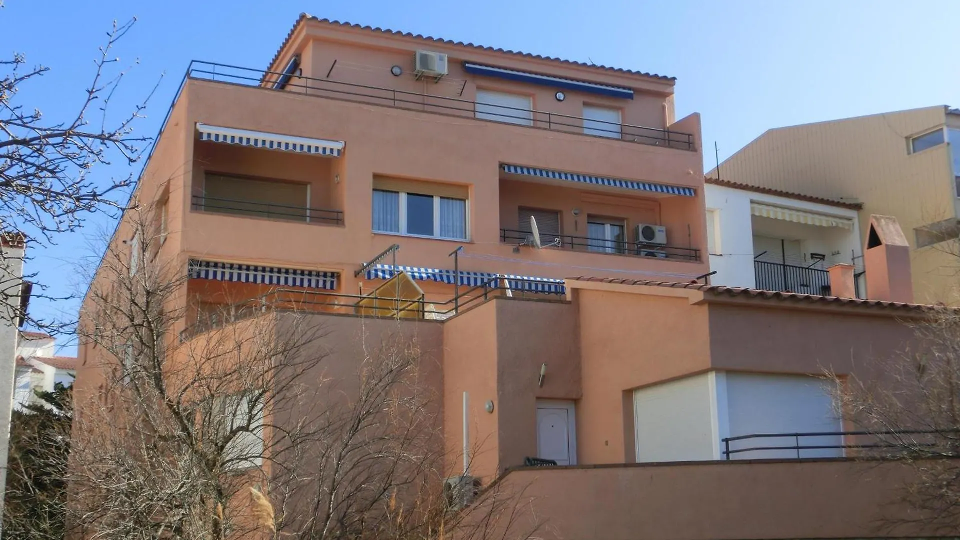 Voramar - Apartamento Con Amplia Terraza Y Vistas A La Montana. - Es-228-80 Llança Apartman